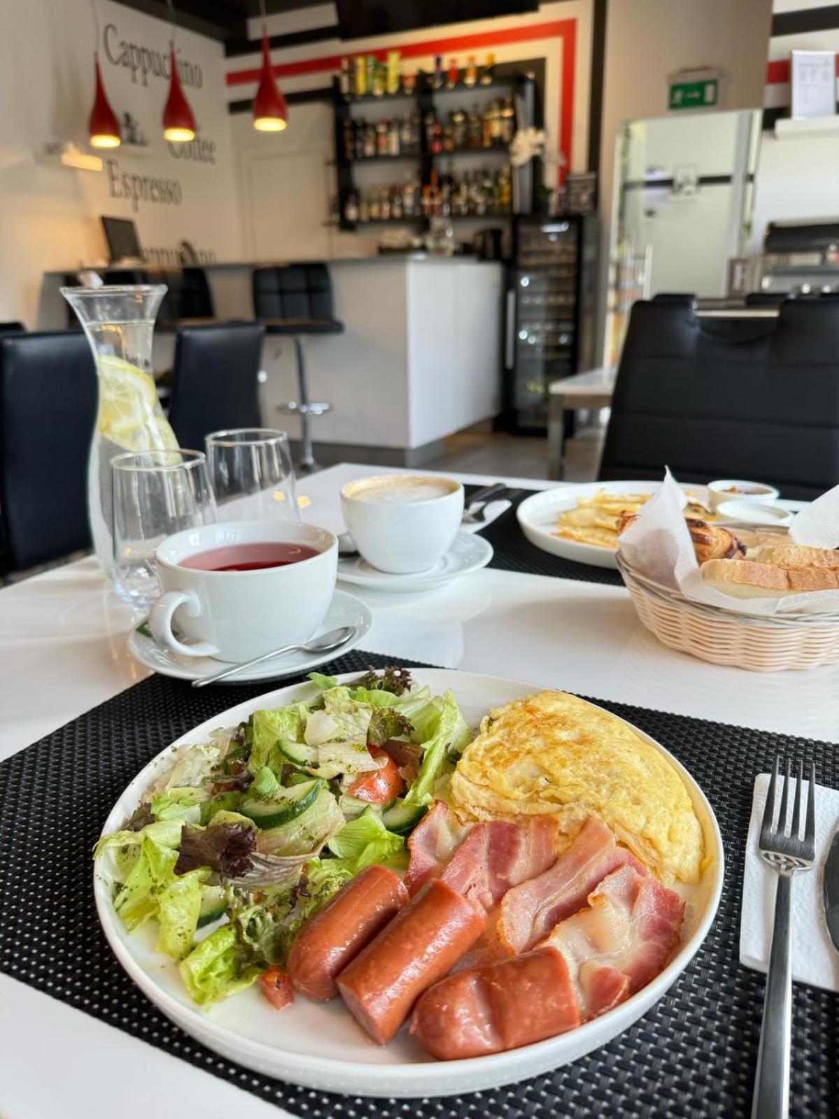 HomeLike Hotel Daugavpils Buitenkant foto
